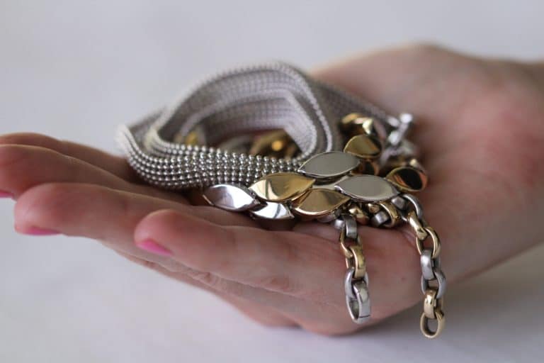 Read more about the article The Potential Benefits of Pre-owned Jewellery Recycling