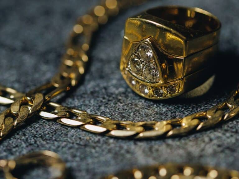 Read more about the article What Liquidity Means When You Buy and Sell Gold and Why It Affects Your Profit